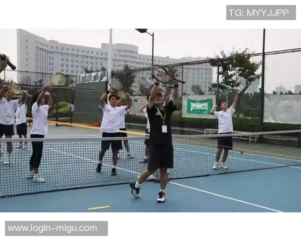 南京网球队的默契配合与战术分析探讨网球运动的团队精神与协作技巧